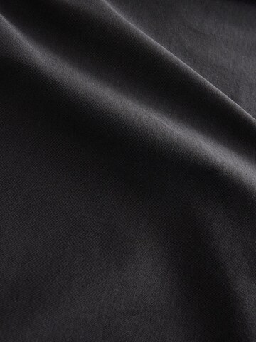 Tricou de la Next pe negru