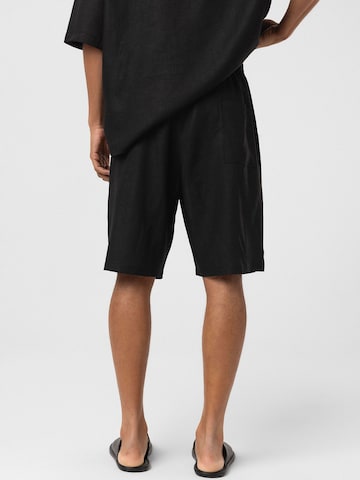 Largi Pantaloni de la Dandalo pe negru