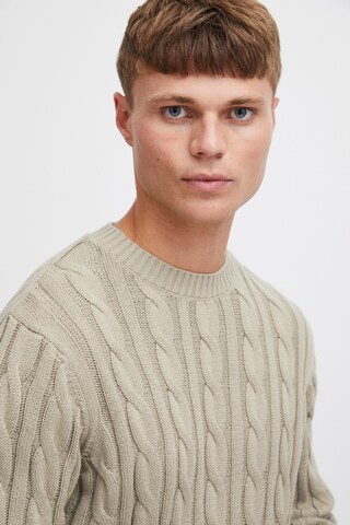 !Solid Sweater in Beige