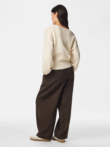 Cardigan 'PCSally' PIECES en beige