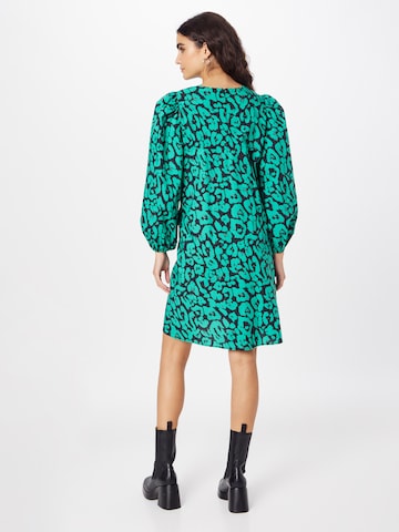 Robe minimum en vert