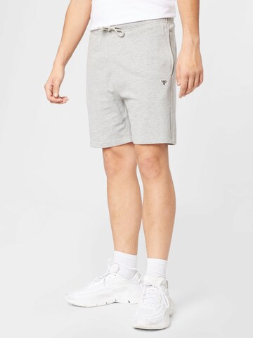 Hummel Regular Shorts 'Fred' in Grau: predná strana