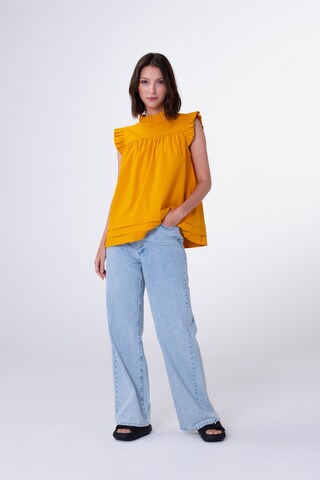 Aligne Top in Yellow