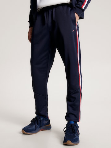 TOMMY HILFIGER Tapered Broek in Blauw: voorkant