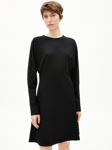 Robe ARMEDANGELS en noir : devant
