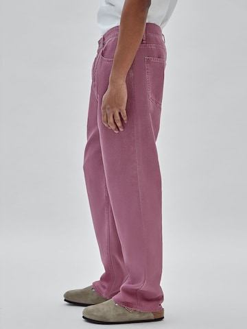 GUESS Loose fit Pants in Pink