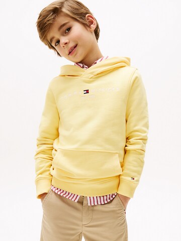 TOMMY HILFIGER Sweatshirt 'Essential' in Geel: voorkant