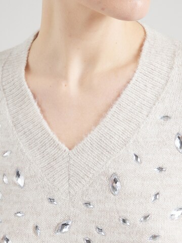 ABOUT YOU Sweater 'Indra' in Beige