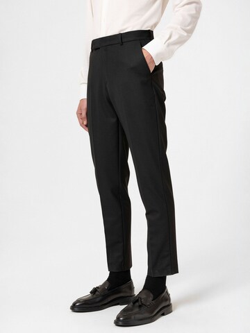 Antioch Regular Trousers with creases 'Luka' in Black