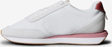 Calvin Klein Jeans Trampki niskie w kolorze biały: przód