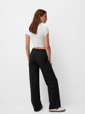 Wide leg Pantaloni con piega frontale di Bershka in blu