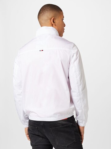 TOMMY HILFIGER Tussenjas in Wit