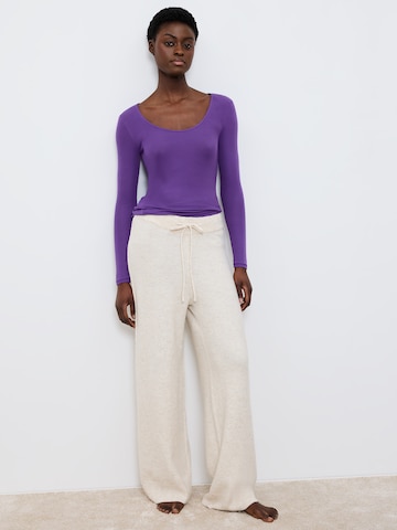 TRIUMPH - Camisa ' Beauty Layers Top Scoop Neck ' em roxo