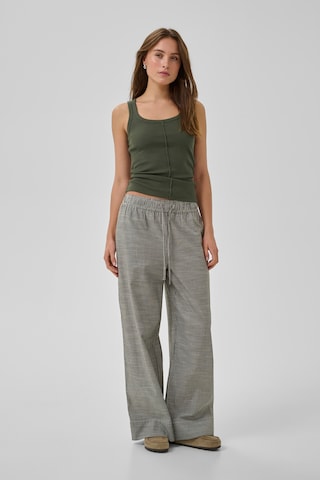 My Essential Wardrobe - Top en verde