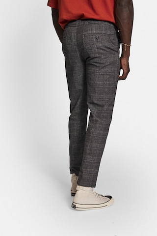 Redefined Rebel Regular Trousers 'King' in Grey