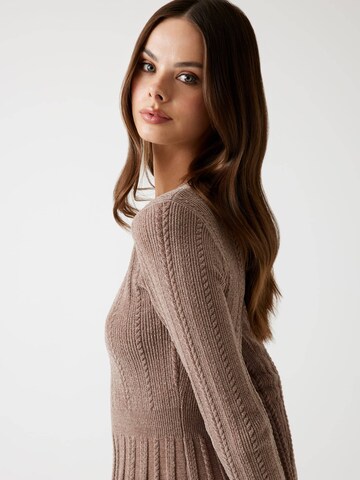 GUESS Knitted dress in Beige