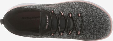 SKECHERS Rövid szárú sportcipők - fekete