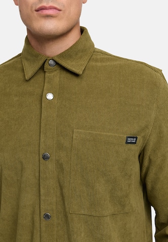 Coupe regular Chemise 'INNemoto' INDICODE JEANS en vert
