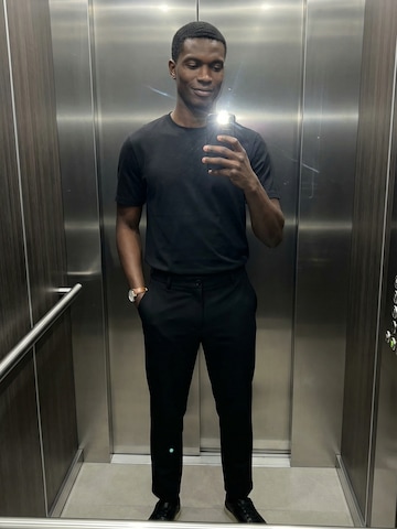 Everly Тениска в черно