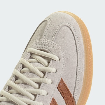 Sneaker bassa 'Handball Spezial' di ADIDAS ORIGINALS in bianco