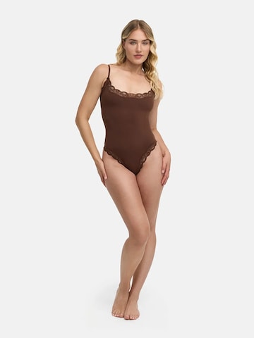 cfab (formerly creamy fabrics) - Body 'Bodysuit String mit Lace' en marrón