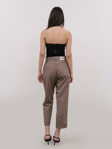 4TAILORS Loosefit Nadrág - bézs