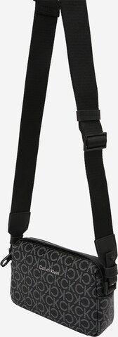 Calvin Klein Crossbody Bag 'Must' in Black