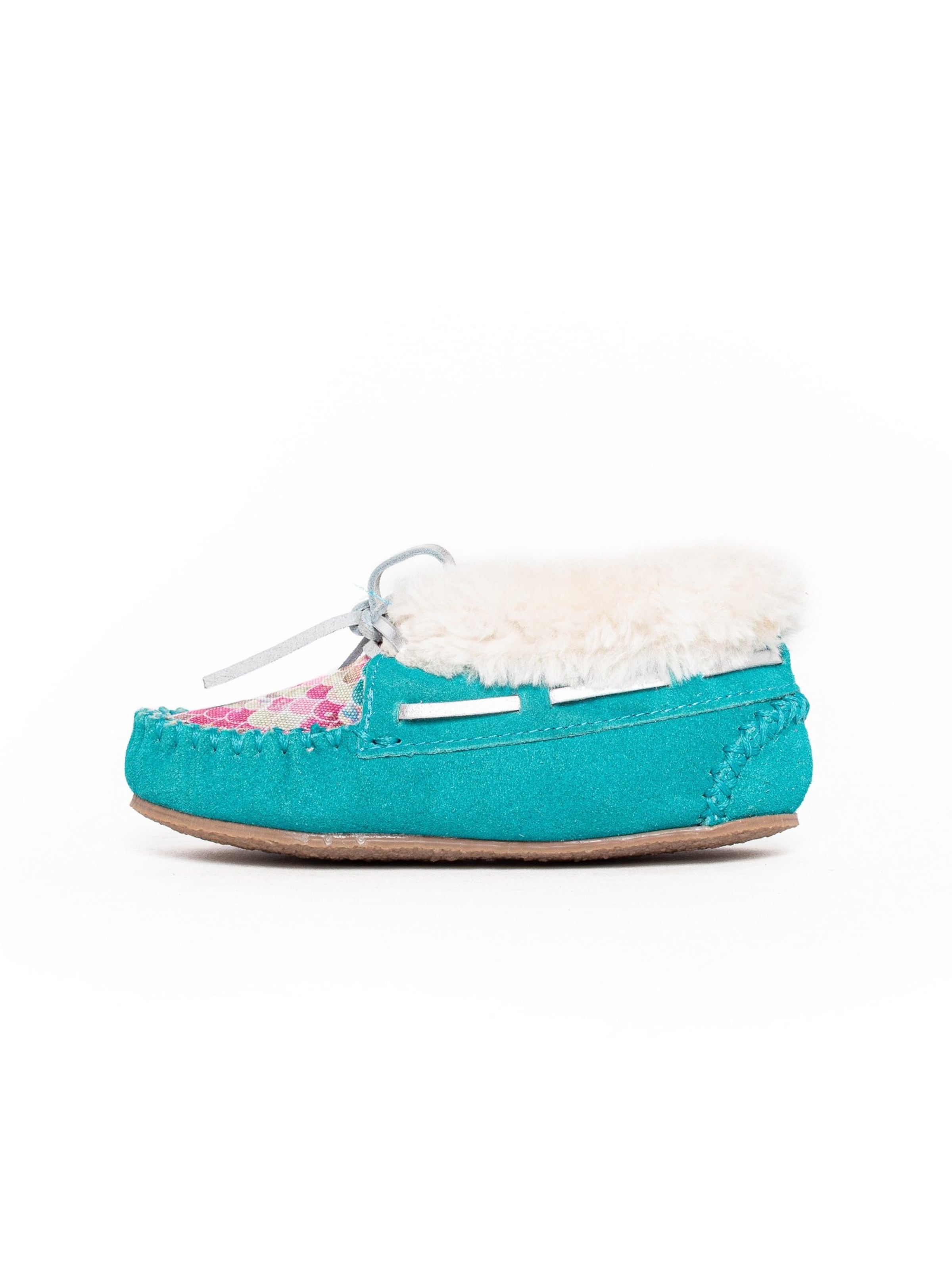 Minnetonka Low shoe in Blue: front