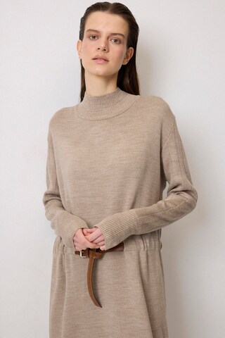 Touche Prive Kleid in Beige