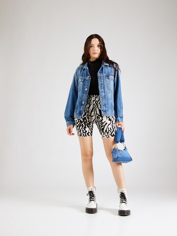 TOPSHOP Skinny Shorts in Schwarz
