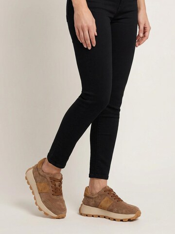 VENEZIA Sneakers in Brown