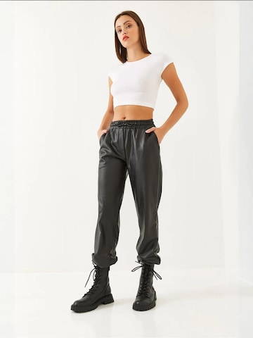 Bianco Lucci Tapered Hose in Schwarz