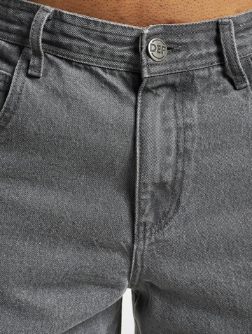 Tapered Jeans di DEF in grigio