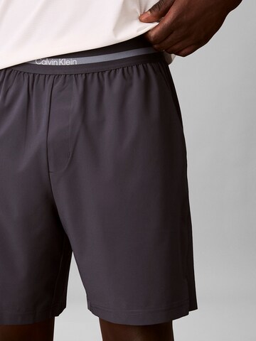 Regular Pantalon de sport Calvin Klein Sport en bleu