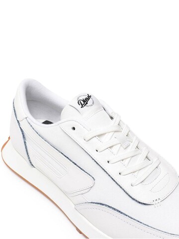Baskets basses 'Racer' DIESEL en blanc