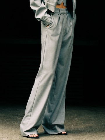 Loosefit Pantaloni con pieghe 'Donia Tall' di RÆRE by Lorena Rae in grigio