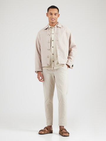 Revolution - Ajuste regular Camisa en blanco