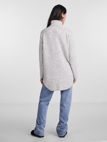 Pullover 'Ellen' di PIECES in grigio