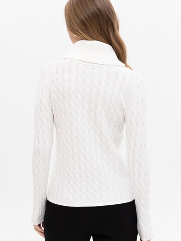 Passioni Sweater in White