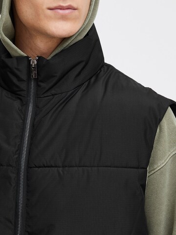 !Solid - Chaleco 'leo' en negro