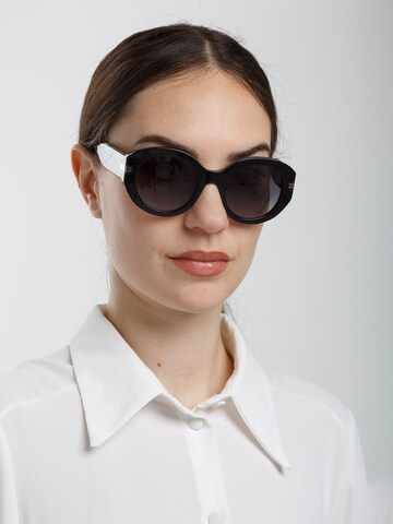 Marc Jacobs Sunglasses in Black: front