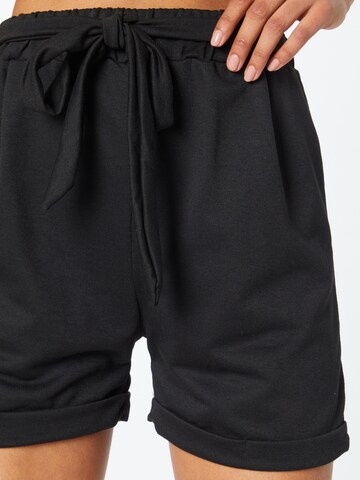 Trendyol - regular Pantalón en negro