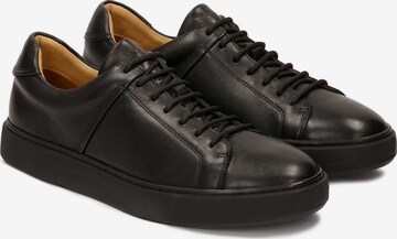 Sneaker low de la Kazar pe negru