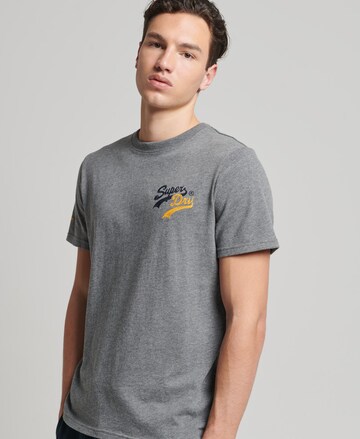 Superdry T-Shirt in Grau