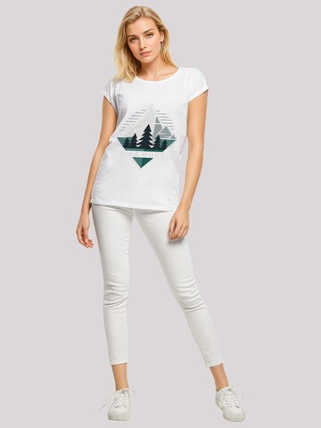 T-shirt 'Hike More Mountains' F4NT4STIC en blanc
