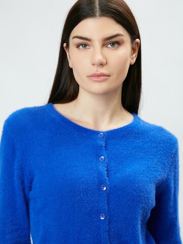 Cardigan 'Fluffy' Influencer en bleu