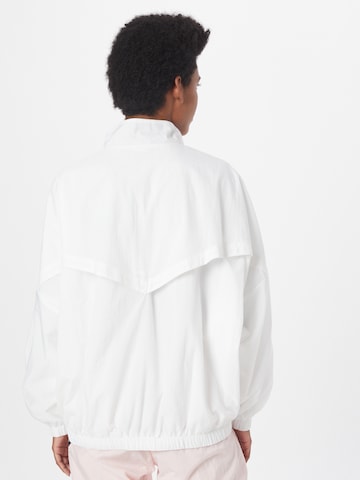 Veste mi-saison Nike Sportswear en blanc