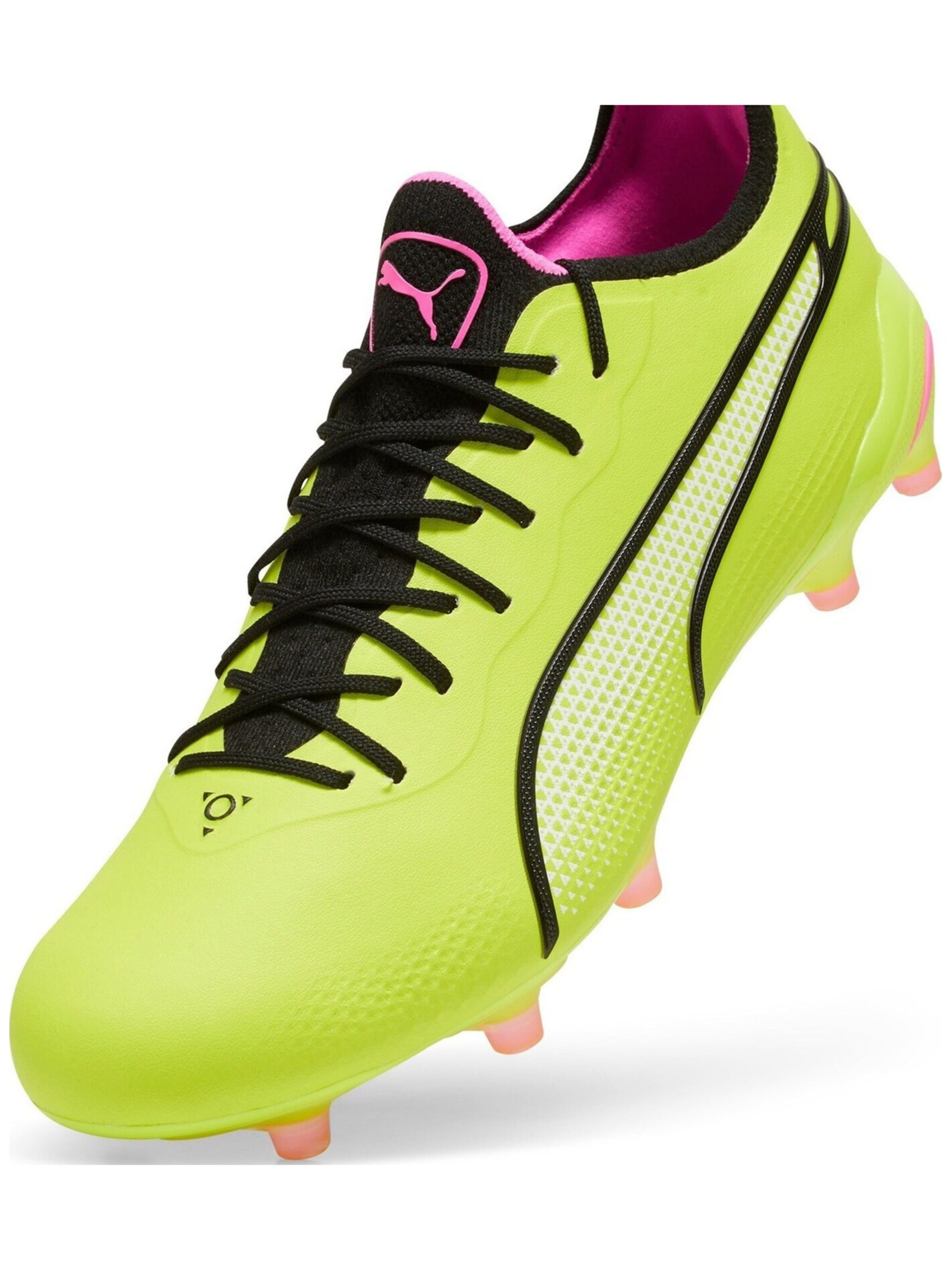 PUMA Soccer shoe 'Puma King Ultimate FG AG' in Green