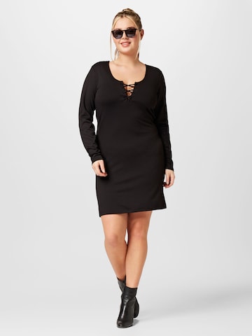 Vero Moda Curve Платье 'RIVA' в Черный