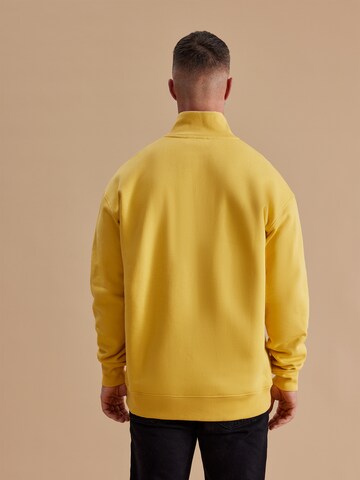 Sweat-shirt 'Dave Heavyweight' DAN FOX APPAREL en jaune